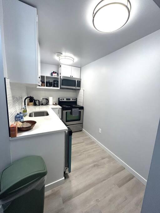 Highland Park Cozy Apartment Calgary Exterior photo